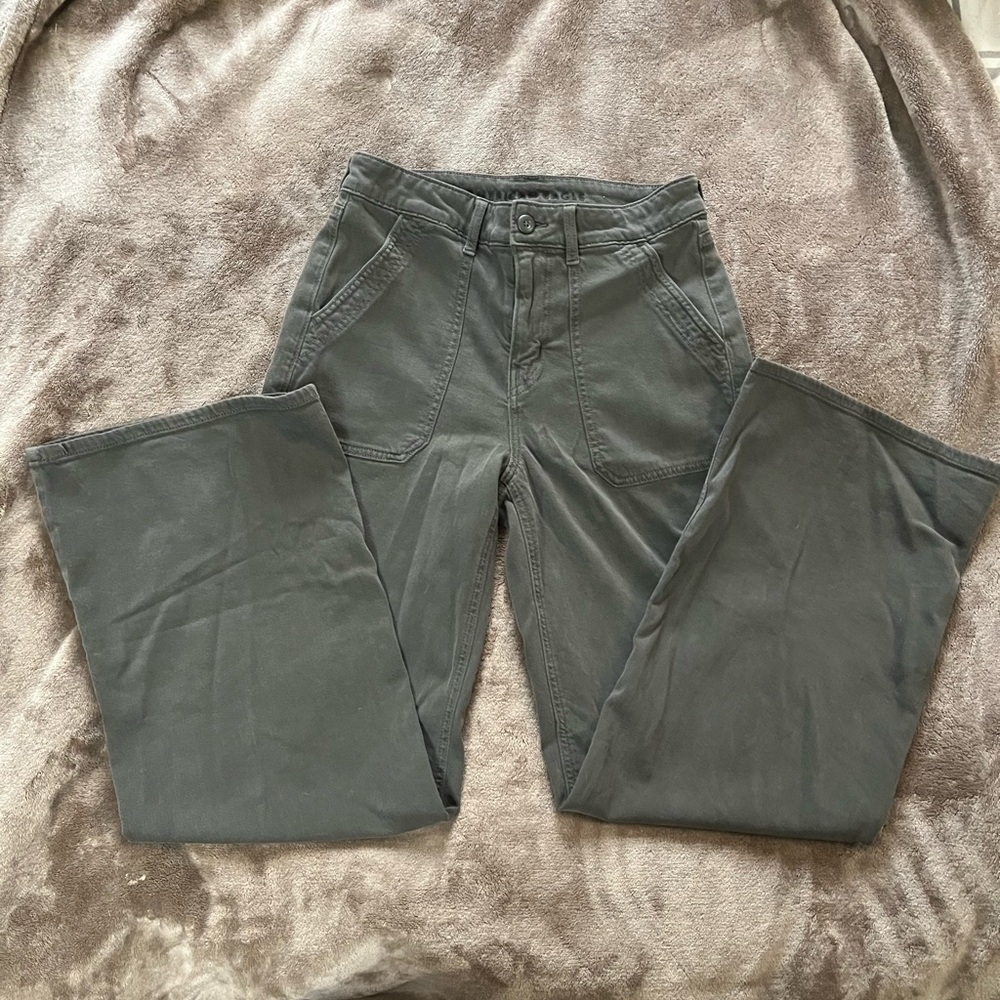 American Eagle Super High Rise Baggy Wide Leg Pants. Size 4